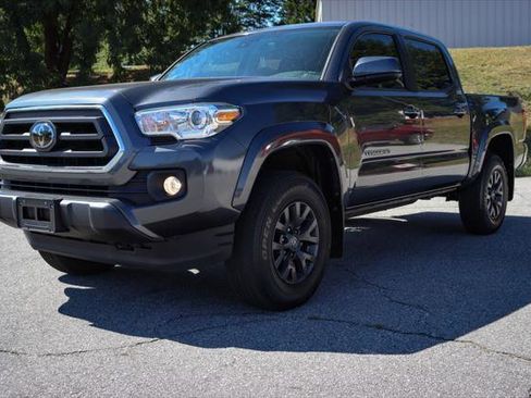 Certified 2021 Toyota Tacoma SR5 image 3