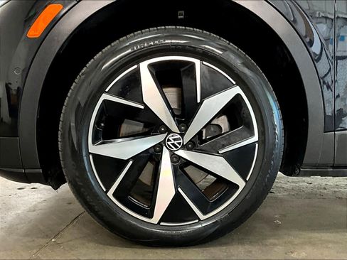 Used 2023 Volkswagen ID.4 Pro S AWD/4WD image 10