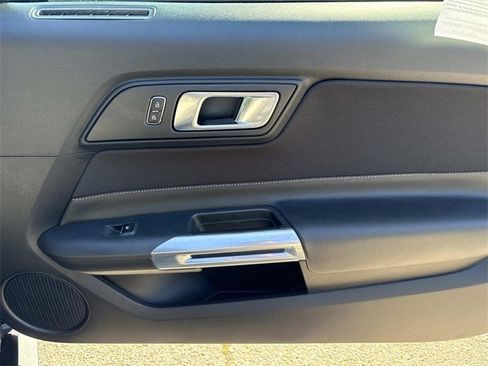 Certified 2022 Ford Mustang Coupe image 14