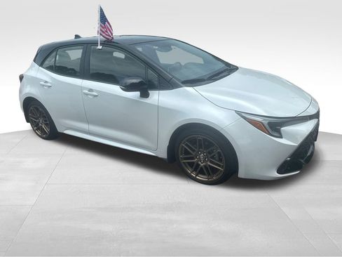 Used 2025 Toyota Corolla Hatchback w/ SE Package FWD image 29