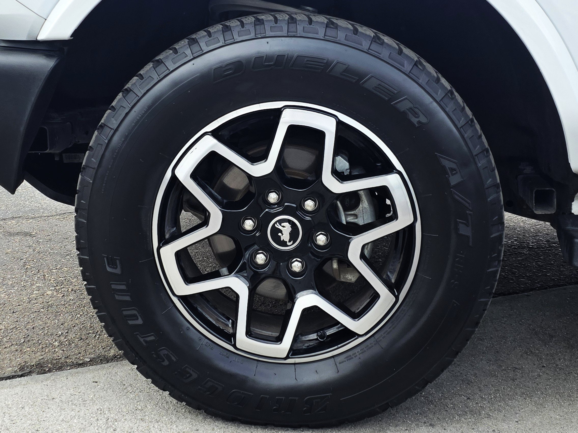 Used 2022 Ford Bronco Outer Banks AWD/4WD image 9
