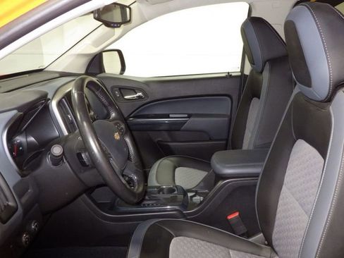 Used 2021 Chevrolet Colorado Z71 w/ Safety Package image 9