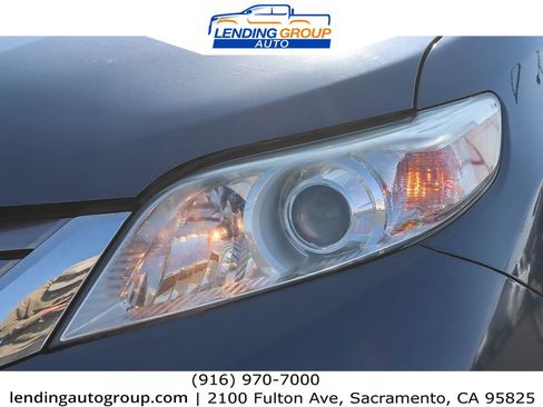 Used 2017 Toyota Sienna XLE image 7