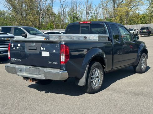 Used 2015 Nissan Frontier SV AWD/4WD image 5