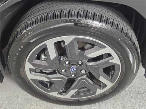 Certified 2025 Subaru Forester Limited image 10