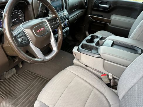 Used 2022 GMC Sierra 1500 SLE w/ X31 Off-Road Package AWD/4WD image 9