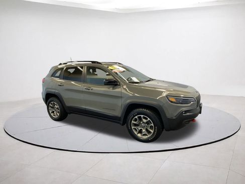 Used 2022 Jeep Cherokee Trailhawk image 7