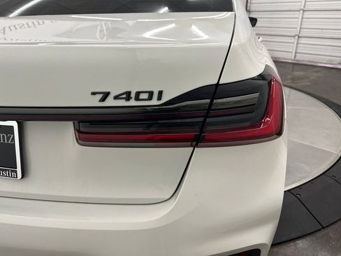 Used 2022 BMW 740i w/ M Sport Package RWD image 12