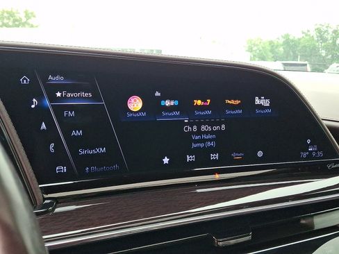 Certified 2022 Cadillac Escalade Premium Luxury Platinum w/ Heavy-Duty Trailer Package AWD/4WD image 29