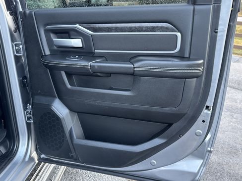 Used 2024 RAM 2500 Big Horn w/ Safety Group image 17