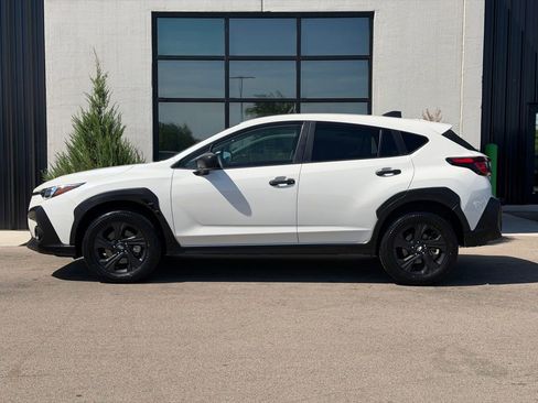 Used 2024 Subaru Crosstrek 2.0i AWD/4WD image 2