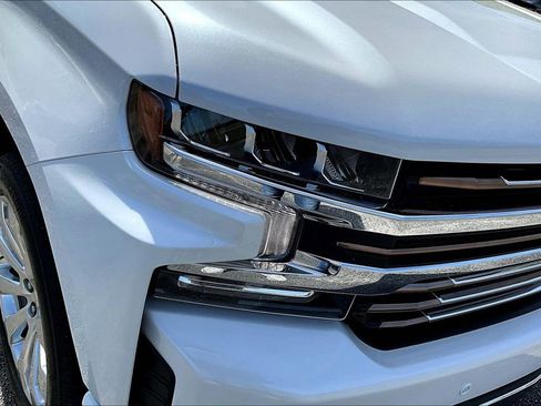 Used 2022 Chevrolet Silverado 1500 High Country w/ Technology Package image 34