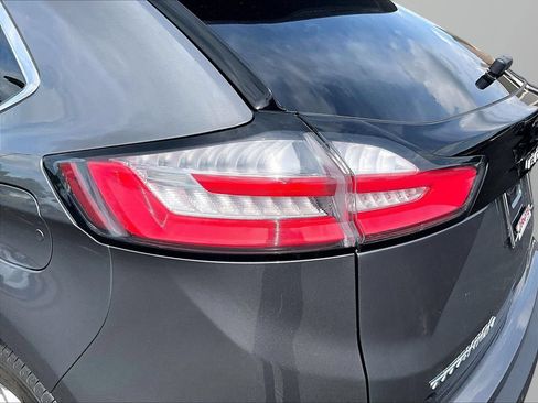 Used 2022 Ford Edge Titanium AWD/4WD image 28