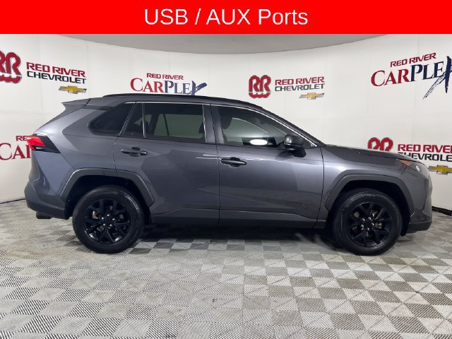 Used 2021 Toyota RAV4 LE FWD image 9