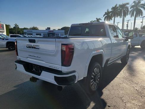 Used 2025 GMC Sierra 2500 Denali Ultimate w/ Max Trailering Package image 5