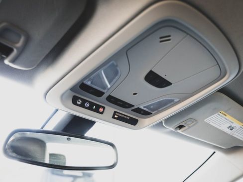 Used 2018 Chevrolet Impala LT w/ LT Convenience Package image 17