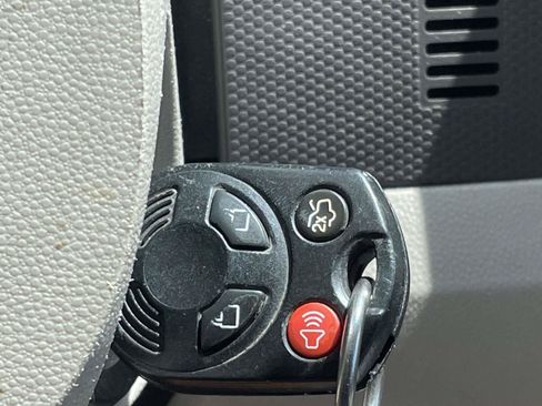 Used 2011 Ford Escape XLT w/ 202A Rapid Spec Order Code FWD image 29