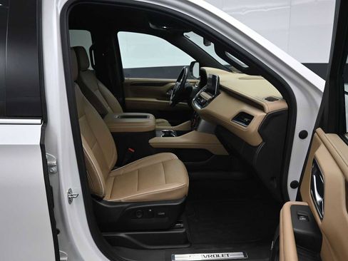 Used 2021 Chevrolet Tahoe Premier AWD/4WD image 22