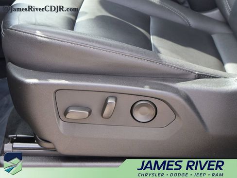 Used 2025 Chevrolet Tahoe Z71 AWD/4WD image 25