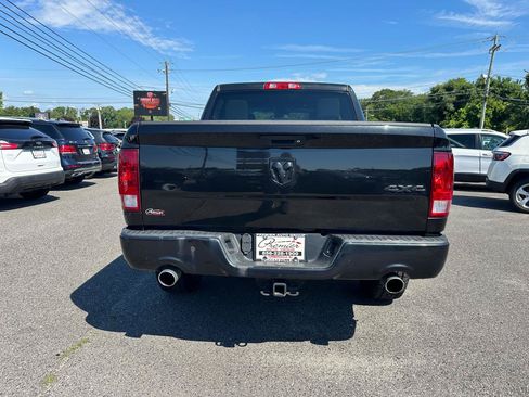 Used 2017 RAM 1500 Express w/ Black Ram 1500 Express Group AWD/4WD image 6