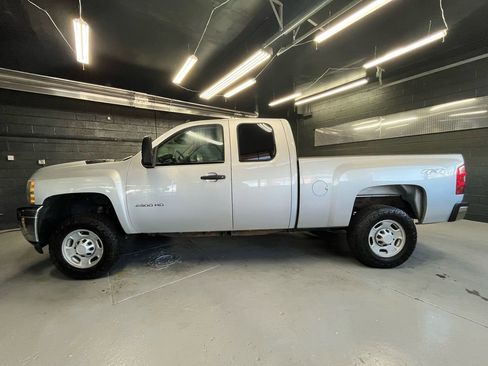 Used 2013 Chevrolet Silverado 2500 LT w/ Convenience Package AWD/4WD image 3