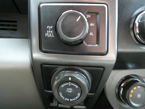 Used 2019 Ford F150 XLT w/ Equipment Group 302A Luxury AWD/4WD image 26