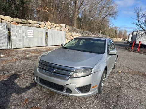Used 2010 Ford Fusion Sport image 2