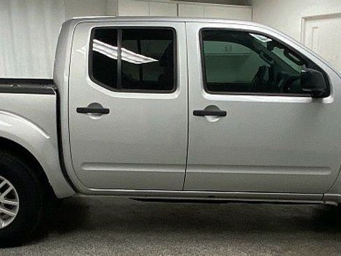 Used 2017 Nissan Frontier SV w/ SV Value Truck Package image 7