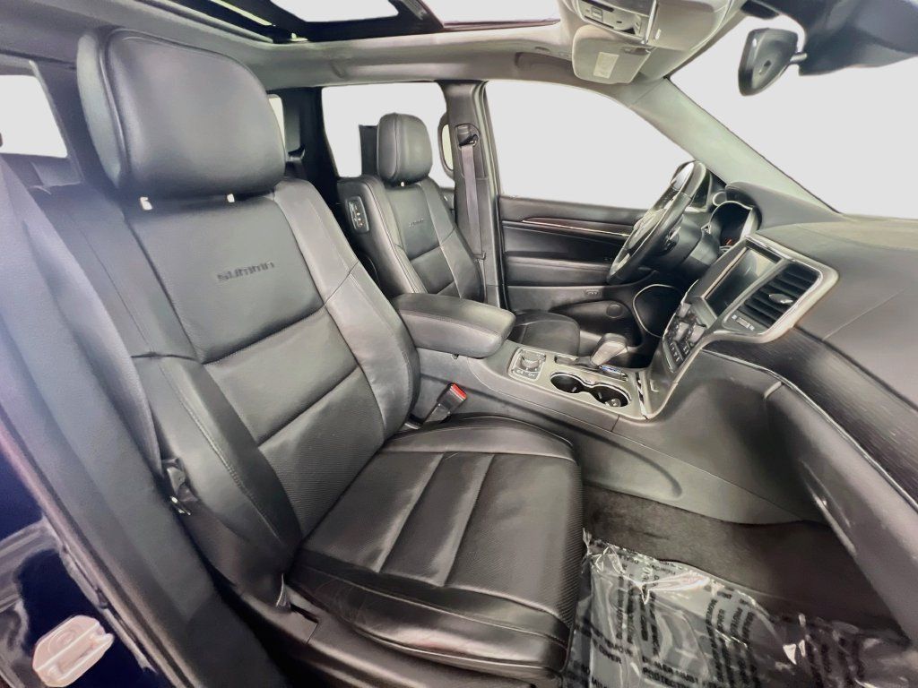 Used 2017 Jeep Grand Cherokee Summit w/ Platinum Series Group AWD/4WD image 31