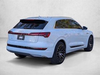 Used 2022 Audi e-tron Premium Plus w/ Premium Plus Package video 2