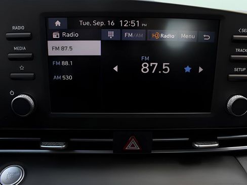 New 2025 Hyundai Elantra Blue image 22