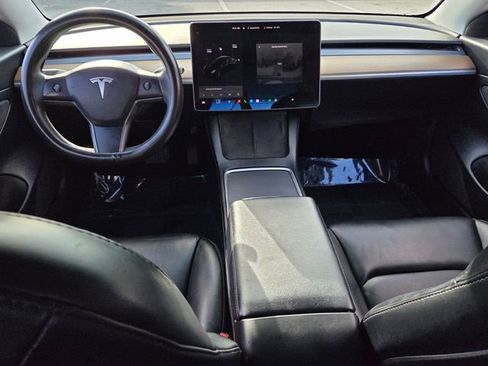 Used 2021 Tesla Model 3 Standard Range Plus image 12