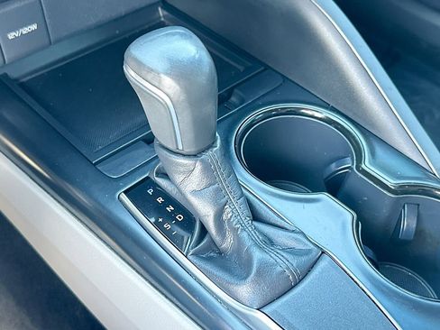 Used 2018 Toyota Camry SE image 17