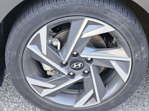 Used 2025 Hyundai Elantra SEL FWD image 10