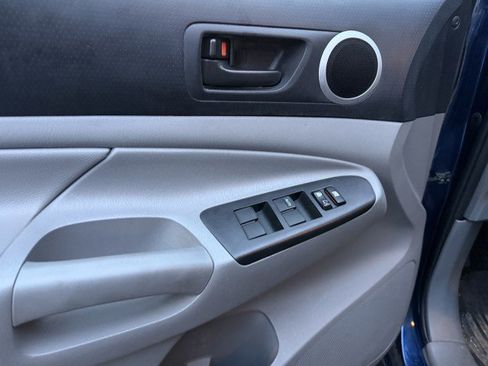 Used 2014 Toyota Tacoma 4x4 Double Cab w/ SR5 Package image 10