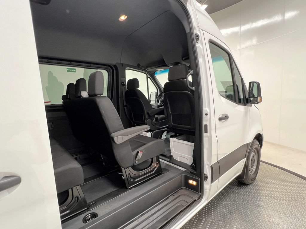 Used 2024 Mercedes-Benz Sprinter 2500 image 30