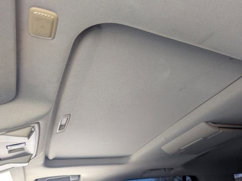 Used 2016 Cadillac Escalade Luxury image 31