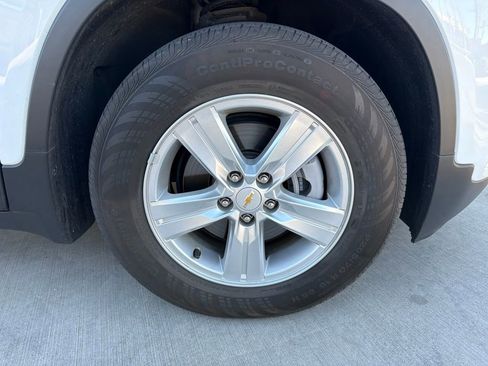 Used 2018 Chevrolet Trax LT w/ LT Convenience Package FWD image 5