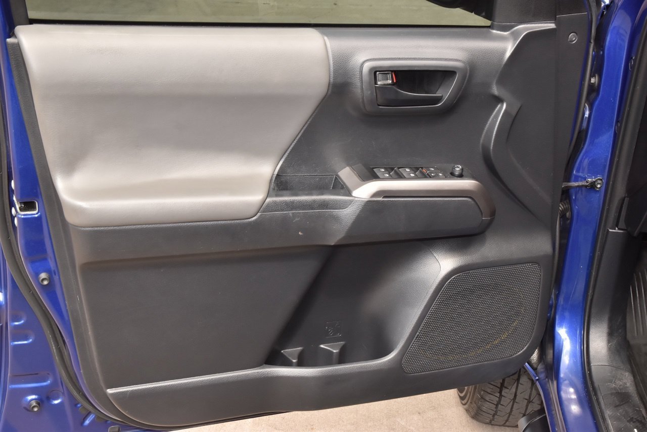 Used 2023 Toyota Tacoma SR5 RWD image 33