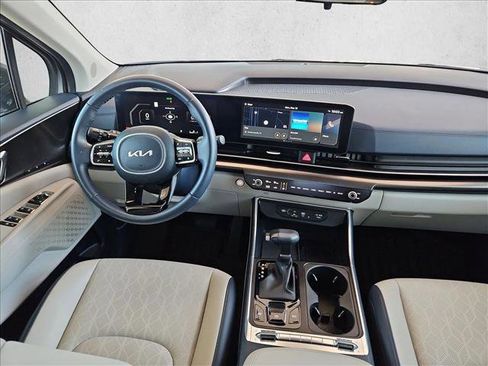 Used 2026 Kia Carnival SX w/ SX Dark Edition Package FWD image 10