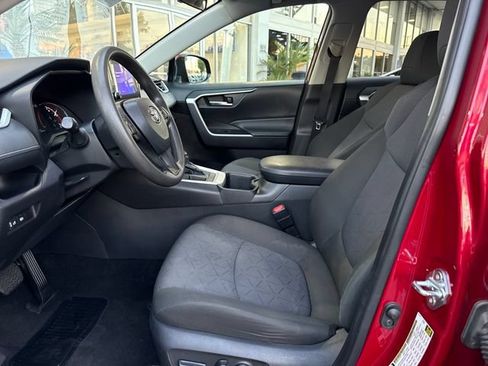 Used 2025 Toyota RAV4 XLE FWD image 9