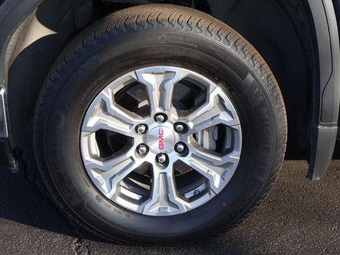 Certified 2024 GMC Sierra 1500 SLT image 11