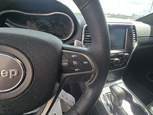 Used 2017 Jeep Grand Cherokee Altitude AWD/4WD image 18