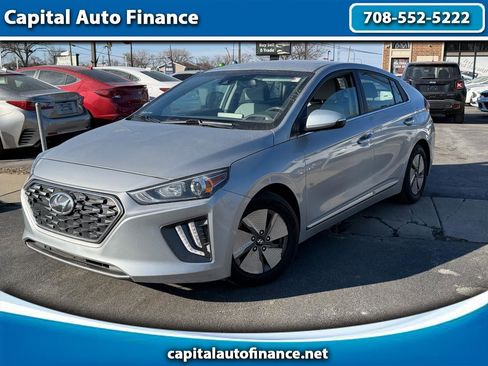 Used 2022 Hyundai Ioniq SE image 1