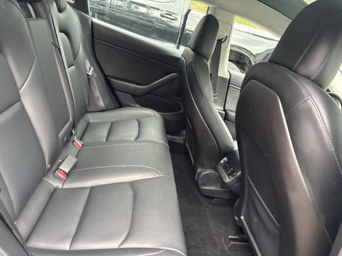 Used 2019 Tesla Model 3 Standard Range Plus image 12