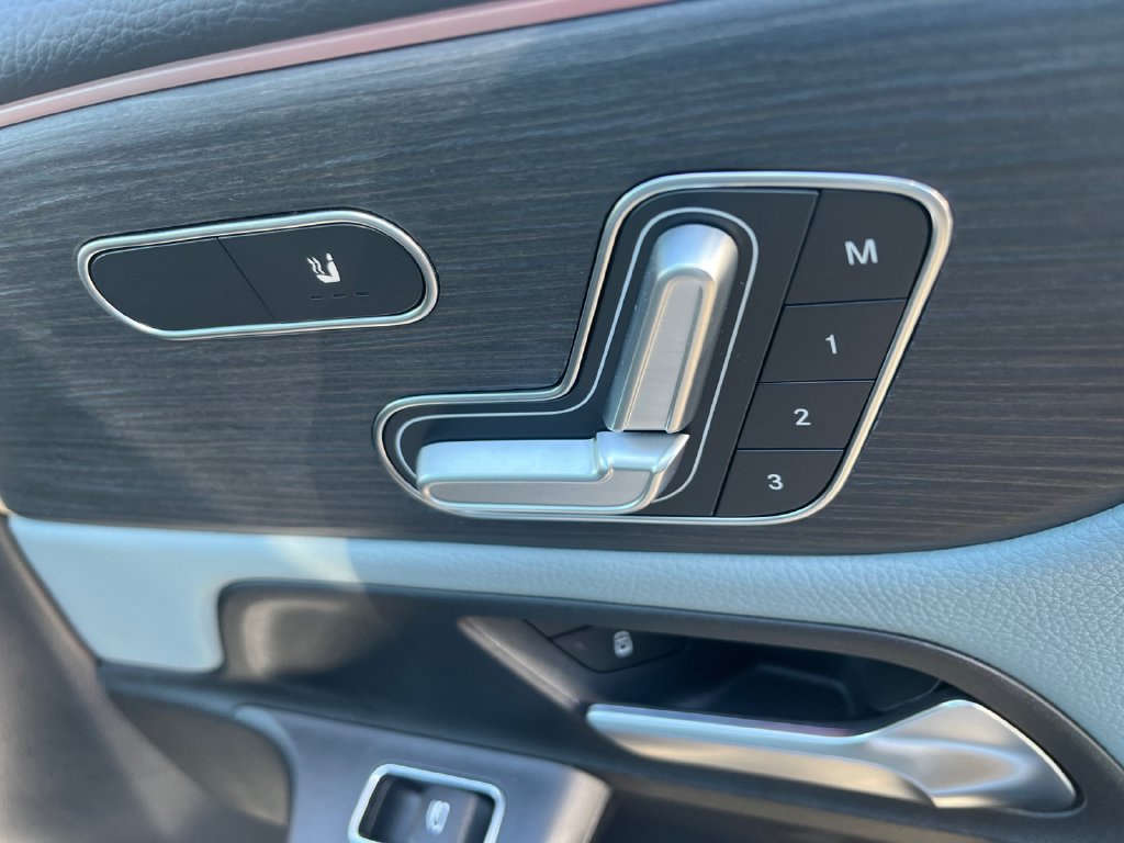 Used 2026 Mercedes-Benz GLB 250 4MATIC image 16