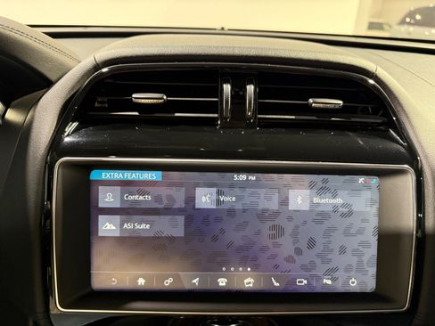Used 2020 Jaguar F-PACE Prestige image 25