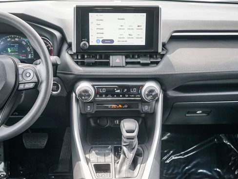 Used 2025 Toyota RAV4 XLE image 14