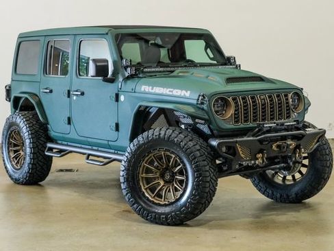 Used 2025 Jeep Wrangler Unlimited Rubicon w/ Technology Group image 8