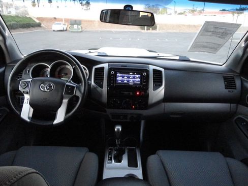 Used 2015 Toyota Tacoma PreRunner image 25